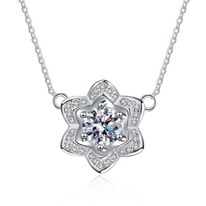 S925 Sterling Silber Kamelien Halskette mit 1ct D-Farbe Moissanit und funkelnden Akzenten