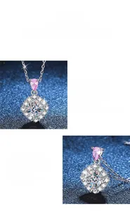 Gros plan sur pierre rose poire et moissanite avec polissage à l'argent raffiné