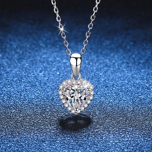 Classic S925 sterling silver heart-shaped Moissanite necklace with brilliant halo setting
