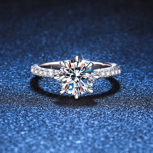 Bague élégante en argent S925 avec moissanite de 2 carats et serti à six griffes