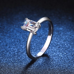 Emerald cut moissanite engagement ring in s925 sterling silver with a four-prong setting