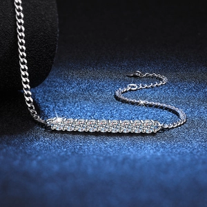Elegant S925 sterling silver Cuban link bracelet featuring 11 sparkling moissanite stones