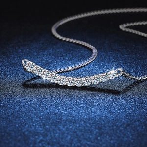 Élégant collier en argent s925 avec 11 diamants moissanite brillants à coupe ronde
