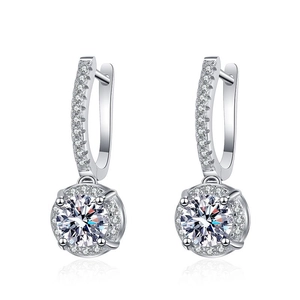 Boucles d'oreilles pendantes halo en argent 925 avec pierres brillantes en moissanite ronde