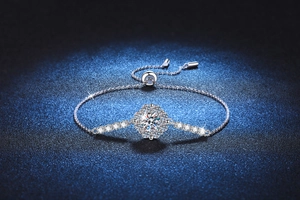Macro detail of sunflower S925 silver bracelet with center 1 carat moissanite and adjustable clasp