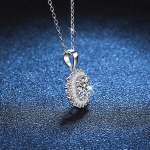 Collier de luxe en argent 925 avec un pendentif rayonnant en moissanite tournesol 1ct