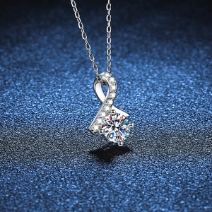 S925 silver 1 carat Moissanite bow pendant necklace with round brilliant cut stone
