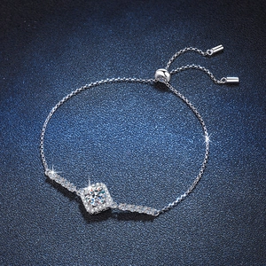 Classic S925 sterling silver halo bracelet with 1ct round moissanite and bolo clasp