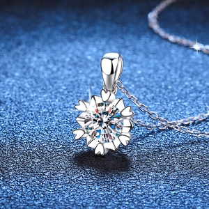 Collana fiocco di neve in argento S925 con pendente moissanite 1 carato colore D