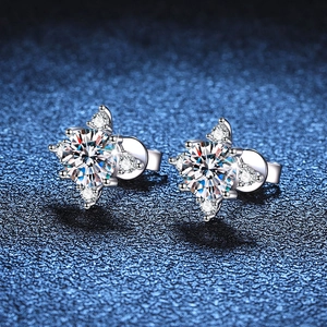 Sparkling S925 sterling silver stud earrings featuring 1ct Moissanite in star setting