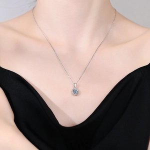 Minimalist S925 sterling silver moissanite pendant necklace with round cut solitaire diamond
