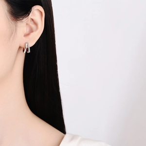 S925 sterling silver moissanite hoop earrings featuring a layered criss-cross design
