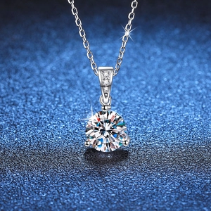 Collier Moissanite en Argent Sterling 925 pour Femmes Élégant Pendentif Moissanite Couleur D Taille Brillant Rond Bijoux Classiques à 3 Griffes Cadeau