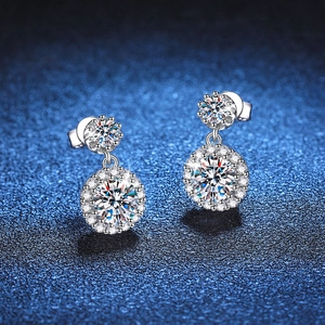 Elegant S925 sterling silver halo earrings with sparkling 1ct moissanite stones