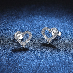 Sparkling S925 silver heart stud earrings with 1 carat Moissanite halo for women