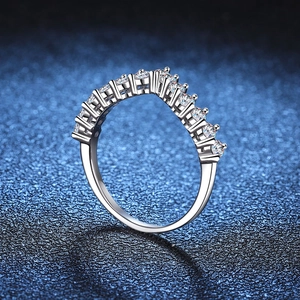 Polished S925 sterling silver V-shaped ring with 11 brilliant moissanite stones