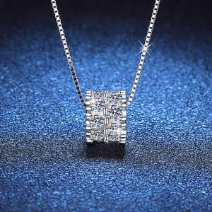 Collier Pendentif en Moissanite en Argent Sterling S925 pour Femme Design Cylindrique Petite Taille Bijoux Chaîne de Clavicule