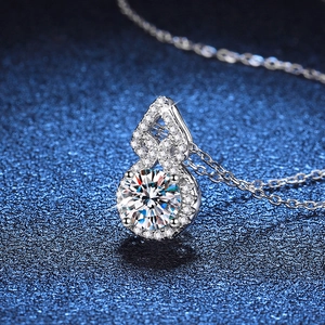 Collier en argent 925 en forme de calebasse avec pendentif solitaire en moissanite 1 carat