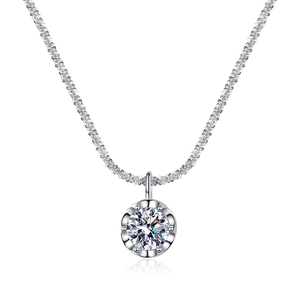 Sparkling S925 sterling silver crown necklace with a brilliant moissanite diamond pendant