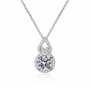 Collier avec pendentif gourde en argent 925 et moissanite 1 carat avec cadre torsadé