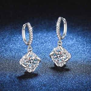 Boucles d'oreilles créoles S925 en argent avec pendentif moissanite et pierres rondes