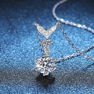Elegant s925 silver necklace with fish tail V-pendant and round moissanite stone