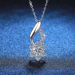 S925 Sterling Silver Moissanite Flower Pendant Necklace For Women Sparkling Moissanite Sunflower Clavicle Chain Jewelry Gift