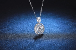 Macro detail of Moissanite pendant with double-layered pavé set rings on S925 silver chain