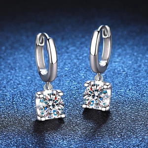 Minimalist S925 sterling silver moissanite hoop earrings with square four-prong setting
