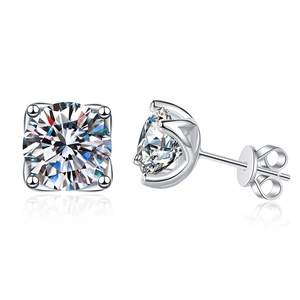 Κομψά σκουλαρίκια από ασήμι S925 με πέτρες moissanite και δέσιμο με τέσσερα δόντια