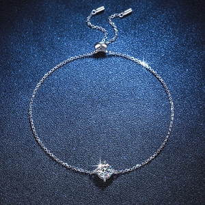 S925 sterling silver adjustable bracelet with 1ct moissanite in classic four-prong setting