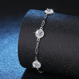 Classic S925 sterling silver chain bracelet featuring brilliant 1.5 carat Moissanite stones
