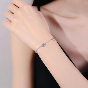 Classic S925 sterling silver bracelet with 1.5 carat round D-color moissanite stones