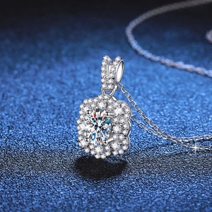 Luxurious S925 sterling silver oval moissanite pendant necklace with floral halo design