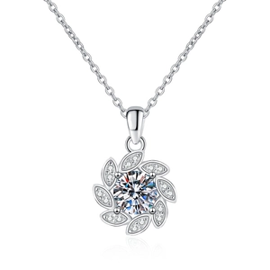 Collier élégant en argent S925 avec pendentif fleur rotative et moissanite 1 carat