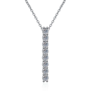 Collier en argent sterling S925 avec huit pierres de moissanite en pendentif vertical