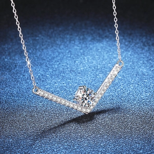 S925 silver moissanite V-shape pendant necklace with 1ct main stone and accent diamonds
