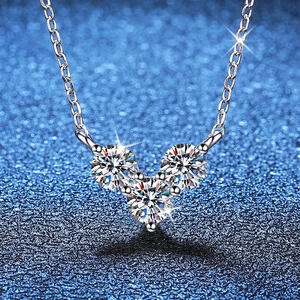 Collier Moissanite Pendentif Cœur en Argent Sterling S925 Triple Pierre en V Choker Bijoux de Luxe pour Femme