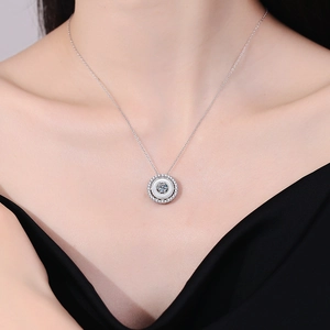 Elegant s925 silver necklace with white mother of pearl and sparkling moissanite pendant
