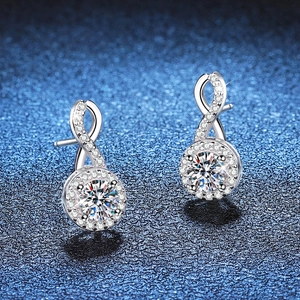 Boucles d'oreilles pendantes halo infini en argent 925 avec moissanite de couleur D