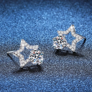 Sparkling S925 sterling silver star-shaped stud earrings featuring 1 carat moissanite stones