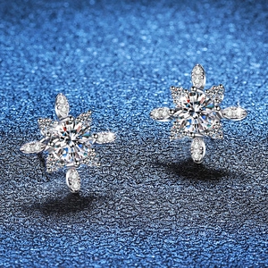 Eleganti orecchini a lobo a fiocco di neve in argento S925 e moissanite scintillante