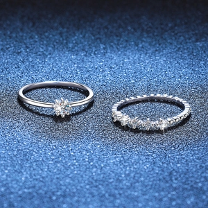 Set di anelli in argento S925 moissanite con fiore a sei griffe e fascia pavé