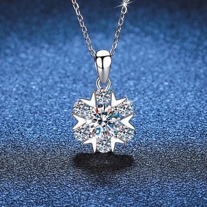 Collier Pendentif Flocon de Neige en Argent Sterling 925 pour Femme Romantique Moissanite 1 Carat Chaîne de Clavicule Bijoux Cadeau