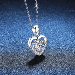 Collier coeur en argent S925 avec pendentif brillant en moissanite ronde 1 carat