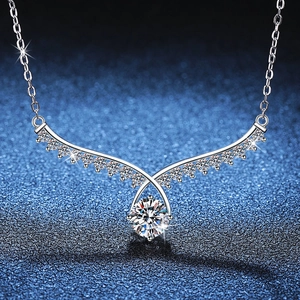 925 Sterling Silver Moissanite Angel Wings Necklace For Women 1 Carat V-Shaped Pendant Cross Chain Fashion Commuting Jewelry