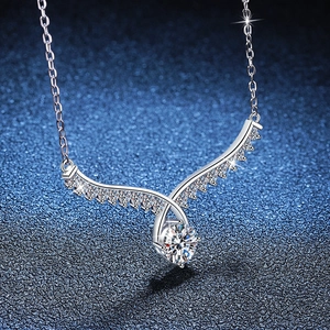 S925 Sterling Silver Angel Wings Necklace featuring a 1 Carat Moissanite stone