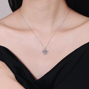 Élégant collier cœur en argent S925 avec pendentif en moissanite de 1ct pour femme