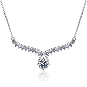 S925 sterling silver necklace with angel wing V-shape pendant and 1ct moissanite