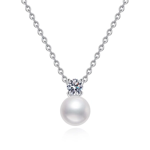 Elegant S925 silver necklace with white freshwater pearl and brilliant moissanite stone